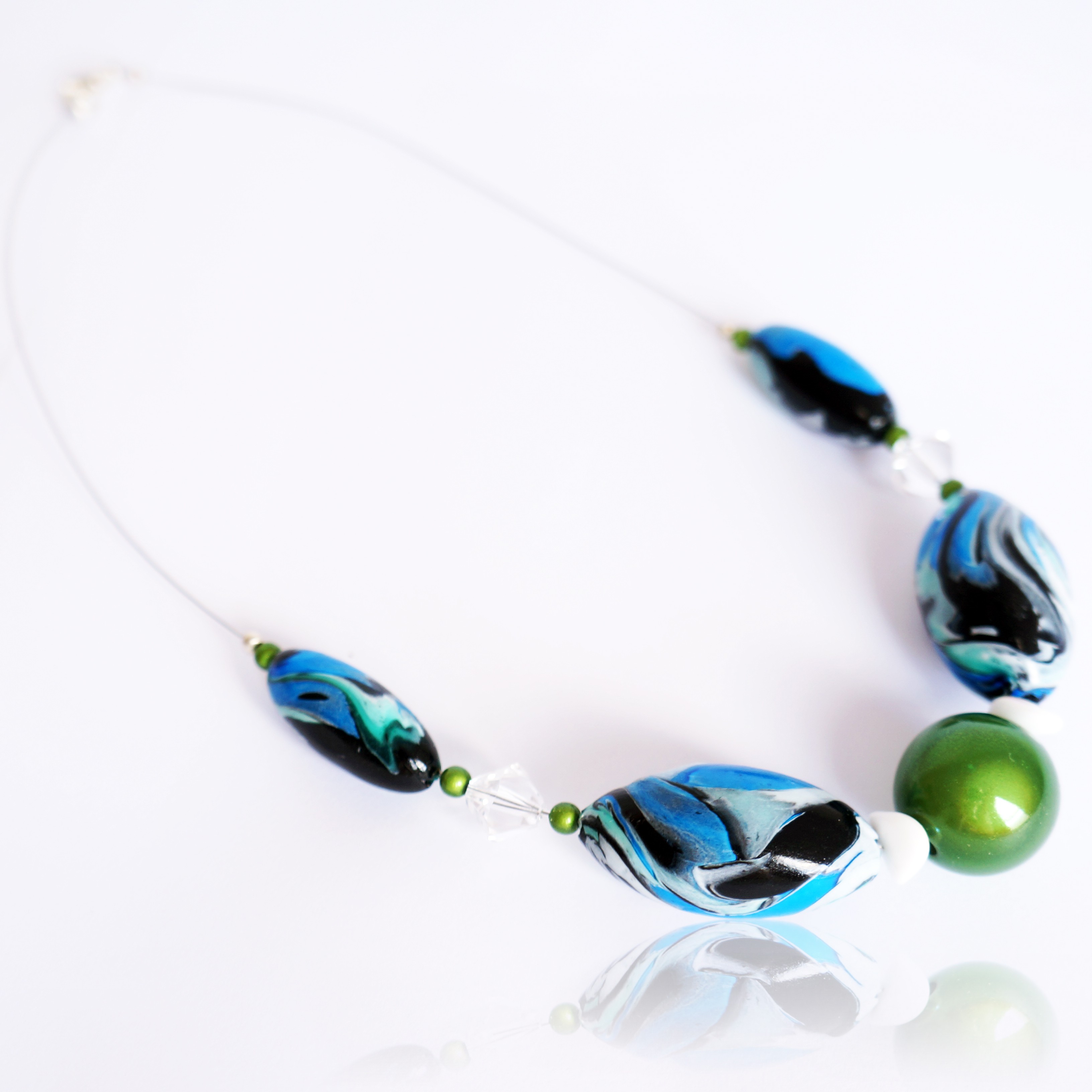 Collier Ras Le Cou Bleu Vert Blanc Et Noir Les Bijoux Du Nibou