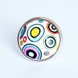 Large ring with multicolored circles