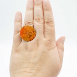 Cracked orange ring