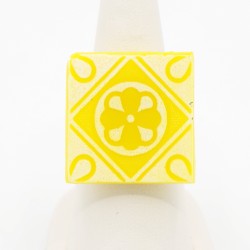 Bague fantaisie carré jaune imitation faïence