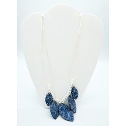 Collier fantaisie mi-long bleu et blanc