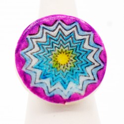 Bague fantaisie avec un mandala jaune, bleu et violet