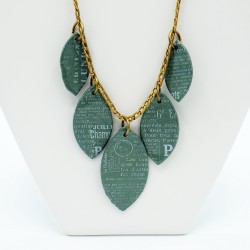 Mid-length costume necklace in khaki and gold